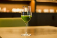 真緑の【抹茶ワイン】はインパクト抜群！