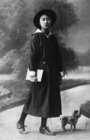 日本最古のセーラー女学生　1920年（大正9）制定　京都・平安女学院のセーラー服 （図版提供：平安女学院）