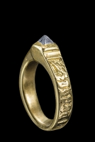 ピラミッド形ダイヤモンドの指輪　15世紀　ダイヤモンド、金　国立西洋美術館　橋本コレクション
