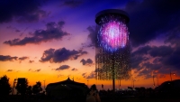 チームラボクリスタル花火 / teamLab Crystal Fireworks teamLab, 2014-, Interactive Light Sculpture, LED, Endless, Sound: teamLab ※写真: チームラボと香川　夏のデジタルアート祭り