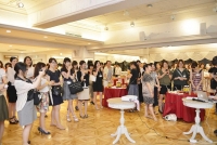日本一笑えるクリスマス 100 人女子会