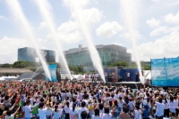 日本最大級の水かけ祭り！