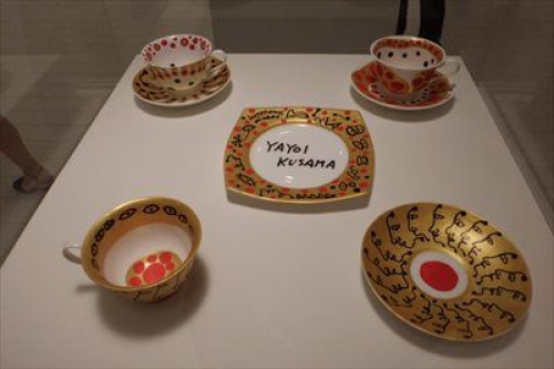 YAYOI KUSAMA 「私の大好きな私　～tea wear～」原画展示　ティーウェア