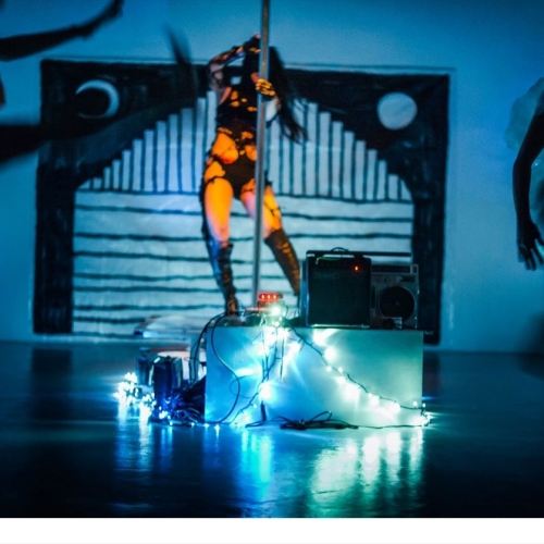 ポールダンスで「発電」した照明と音響で、パフォーマンス！ 『自家発電ナイト2016』